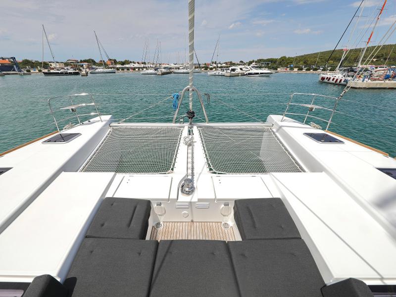 Book yachts online - catamaran - Lagoon 52 - SEA DWELLER (ex.TEQUILA SUNRISE) AC Generator Watermaker - rent
