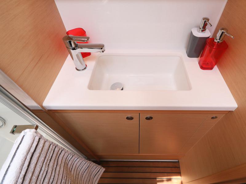 Book yachts online - catamaran - Lagoon 52 - SEA DWELLER (ex.TEQUILA SUNRISE) AC Generator Watermaker - rent