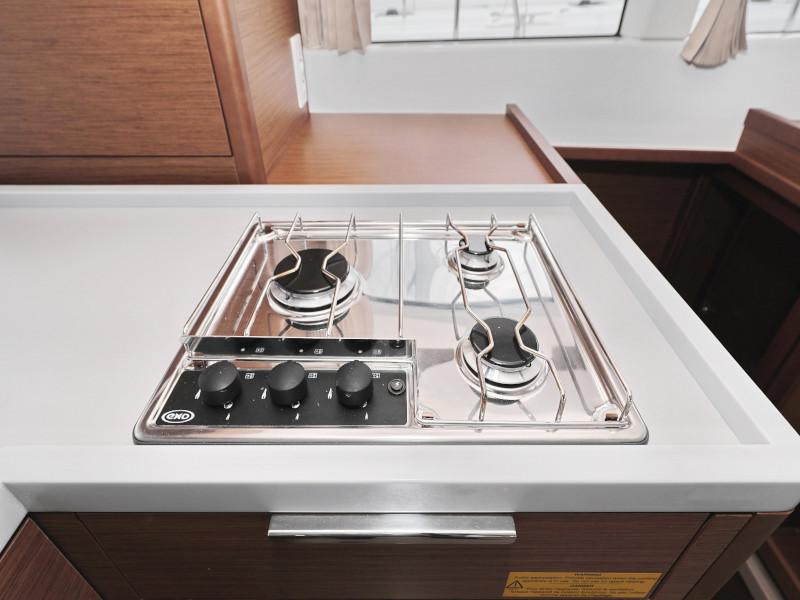 Book yachts online - catamaran - Lagoon 40 - NINA I AC salon + generator - rent