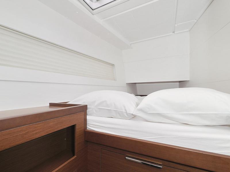 Book yachts online - catamaran - Lagoon 40 - NINA I AC salon + generator - rent