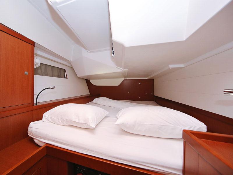 Book yachts online - sailboat - Oceanis 48 - San Clemente  - rent