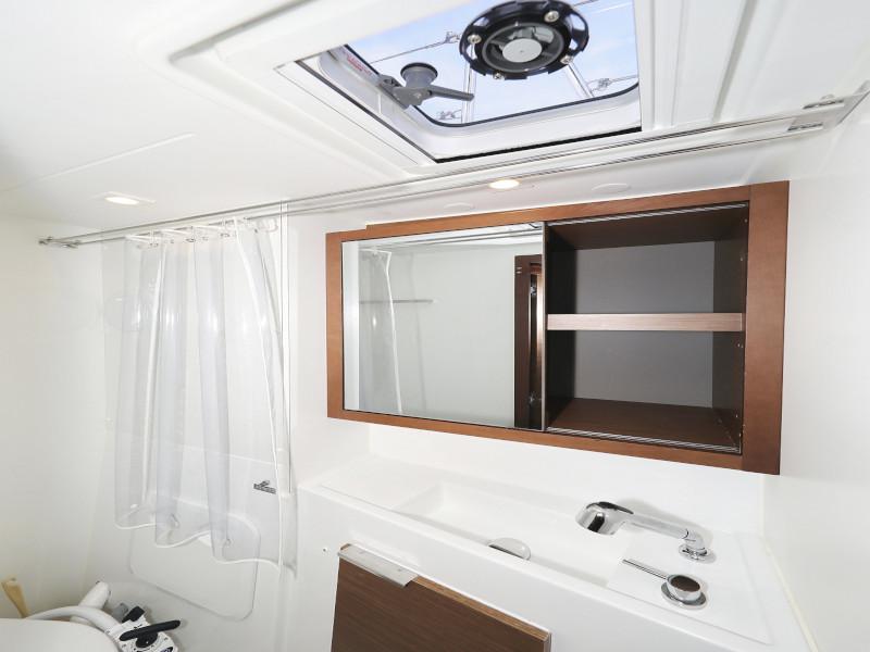 Book yachts online - catamaran - Lagoon 40 - BLUE ANGEL AC salon + generator - rent