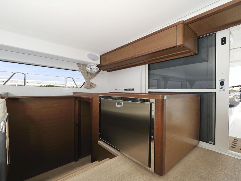 Book yachts online - catamaran - Lagoon 40 - BLUE ANGEL AC salon + generator - rent