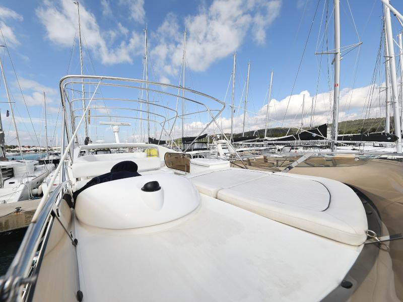 Book yachts online - motorboat - Sunseeker Manhattan 50 - FOREVER MAJA - rent