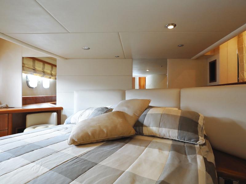 Book yachts online - motorboat - Sunseeker Manhattan 50 - FOREVER MAJA - rent