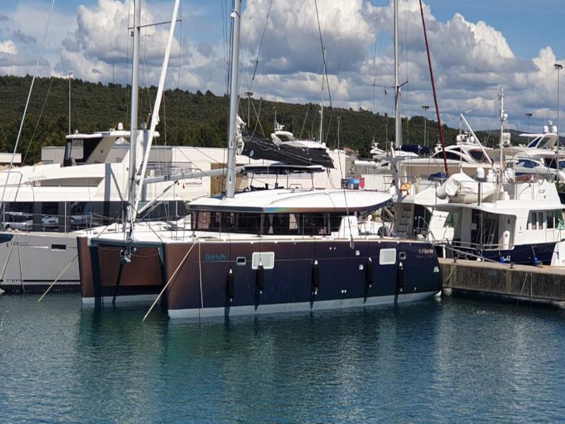 Book yachts online - catamaran - Lagoon 450 - OASIS Air Condition in salon Generator Watermaker - rent