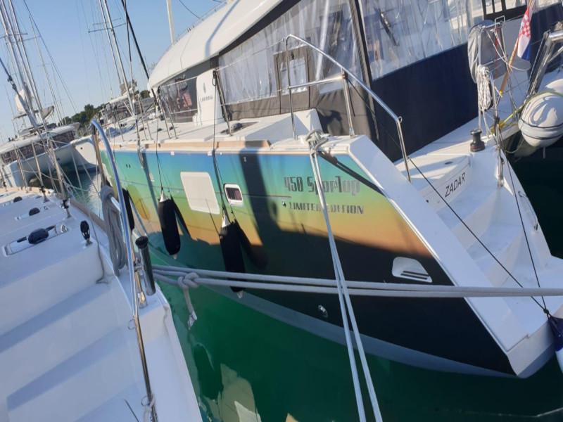 Book yachts online - catamaran - Lagoon 450 - OASIS Air Condition in salon Generator Watermaker - rent