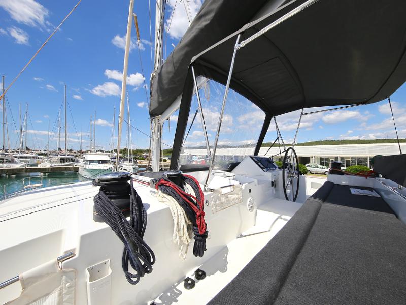 Book yachts online - catamaran - Lagoon 450 F - PRETTY ALICE  - rent