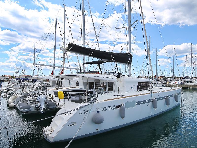 Book yachts online - catamaran - Lagoon 450 F - PRETTY ALICE  - rent