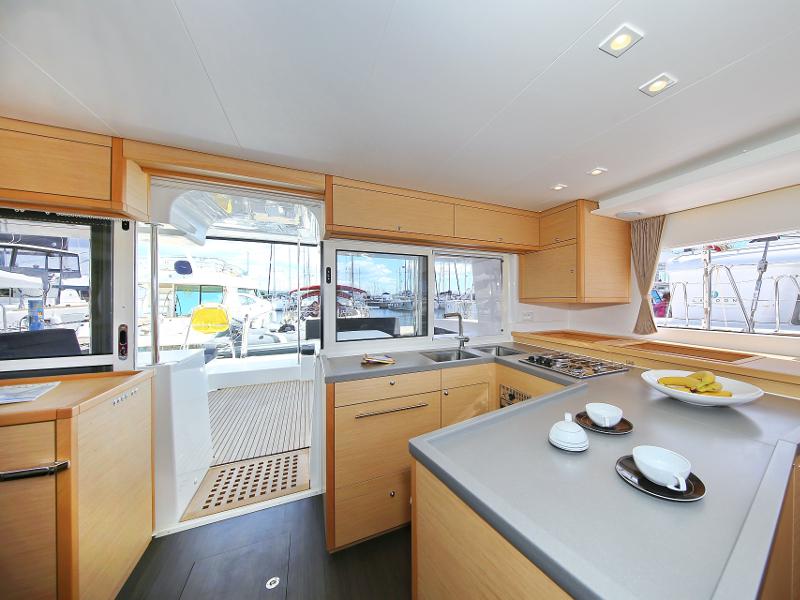 Book yachts online - catamaran - Lagoon 450 F - PRETTY ALICE  - rent