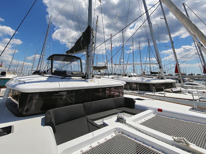 Book yachts online - catamaran - Lagoon 450 F - PRETTY ALICE  - rent