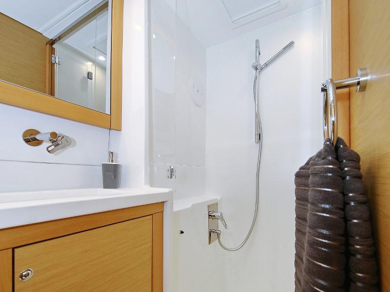 Book yachts online - catamaran - Lagoon 450 F - PRETTY ALICE  - rent