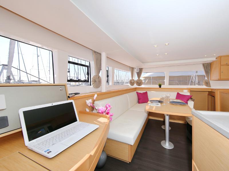Book yachts online - catamaran - Lagoon 450 - FELIX FINIS  - rent
