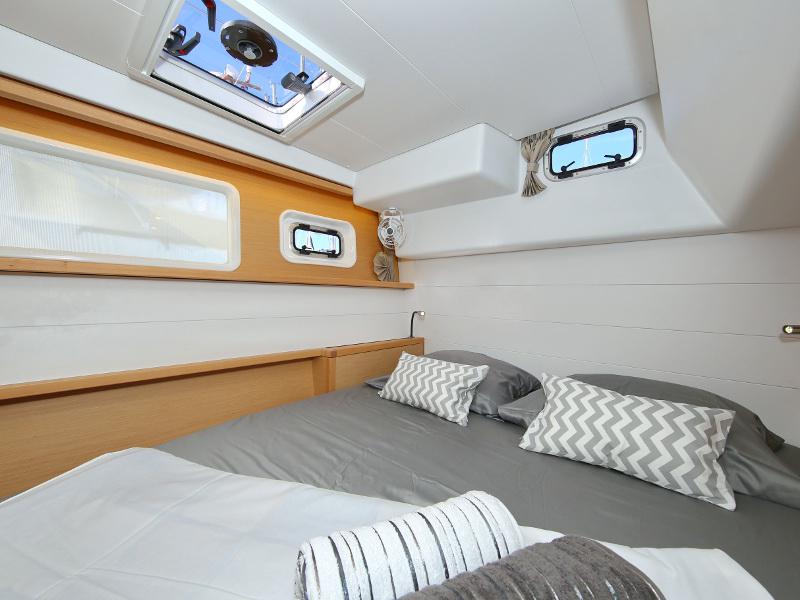 Book yachts online - catamaran - Lagoon 450 - FELIX FINIS  - rent