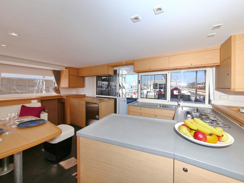 Book yachts online - catamaran - Lagoon 450 - FELIX FINIS  - rent