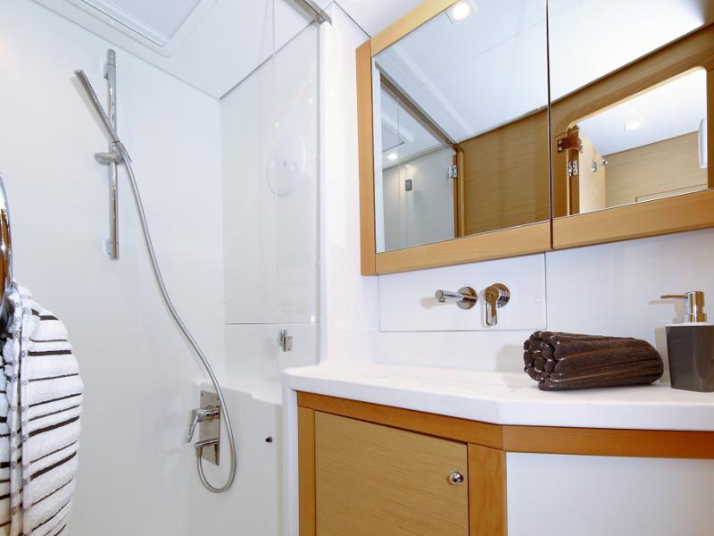 Book yachts online - catamaran - Lagoon 450 - FELIX FINIS  - rent