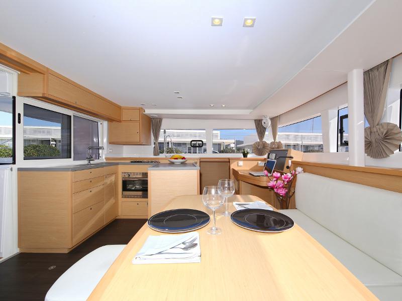 Book yachts online - catamaran - Lagoon 450 - FELIX FINIS  - rent