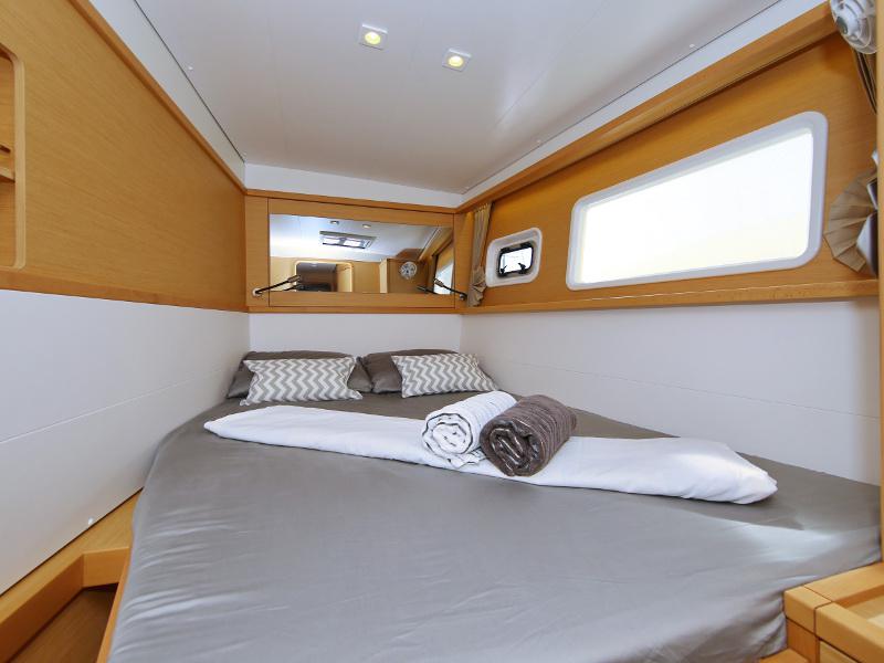 Book yachts online - catamaran - Lagoon 450 - FELIX FINIS  - rent