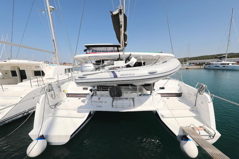 Book yachts online - catamaran - Lagoon 42 - ROYAL SALUTE - rent