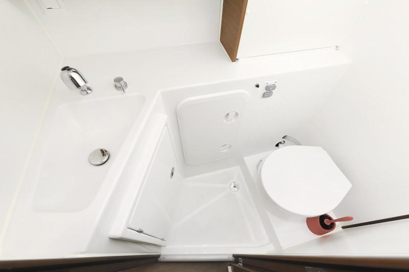 Book yachts online - catamaran - Lagoon 42 - ROYAL SALUTE - rent