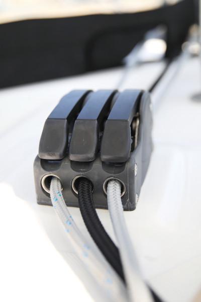 Book yachts online - catamaran - Lagoon 42 - ROYAL SALUTE - rent