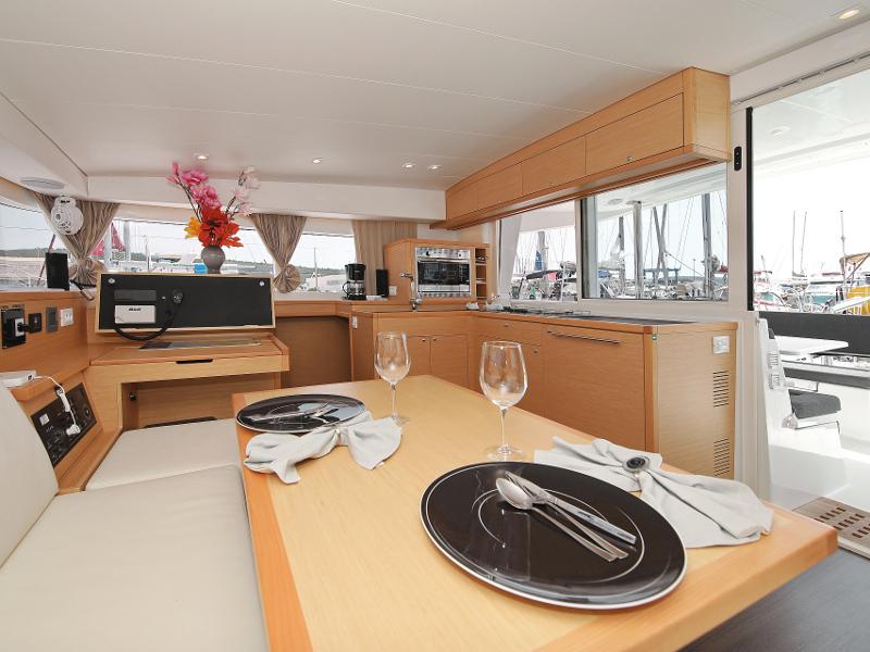 Book yachts online - catamaran - Lagoon 400 S2 LIMITED EDITION - SCIROCCO Limited Edition - rent