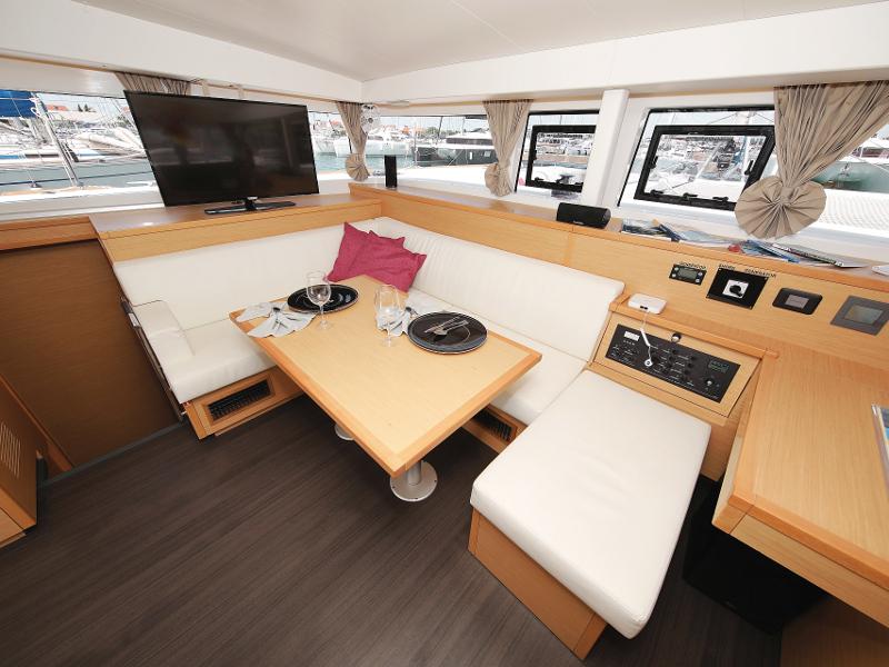 Book yachts online - catamaran - Lagoon 400 S2 LIMITED EDITION - SCIROCCO Limited Edition - rent