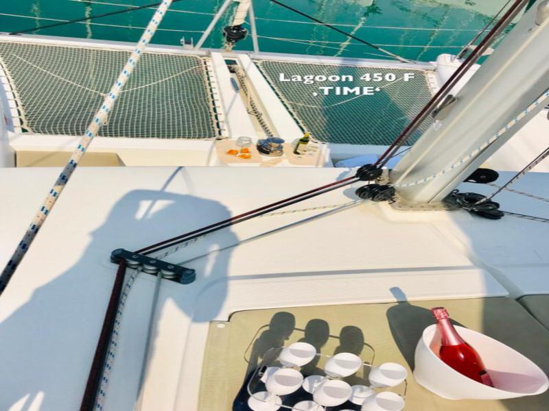 Book yachts online - catamaran - Lagoon 450 F - TIME  - rent