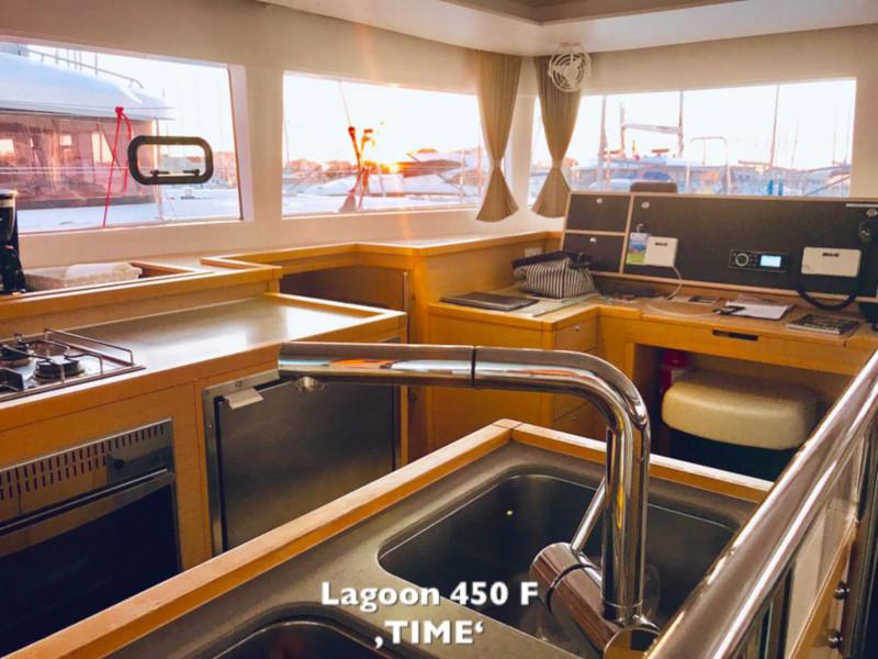 Book yachts online - catamaran - Lagoon 450 F - TIME  - rent