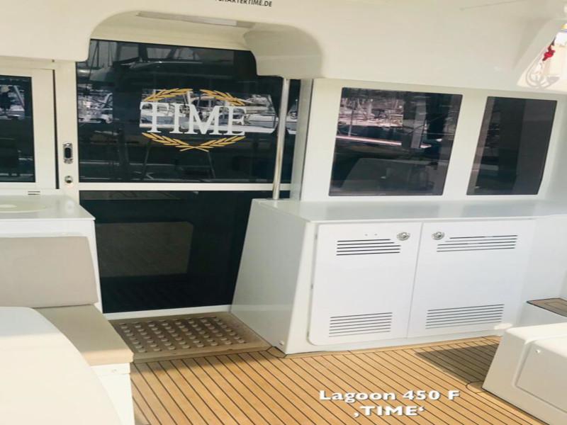Book yachts online - catamaran - Lagoon 450 F - TIME  - rent