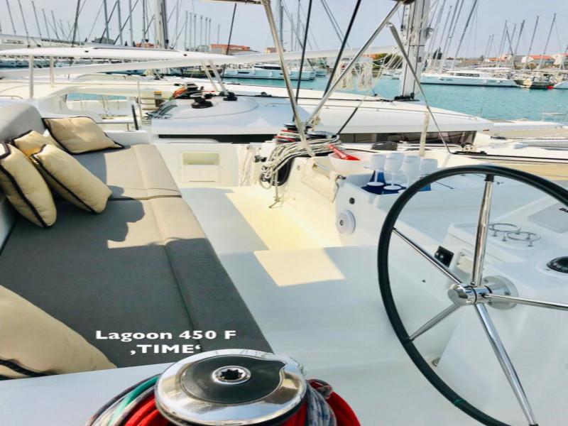 Book yachts online - catamaran - Lagoon 450 F - TIME  - rent