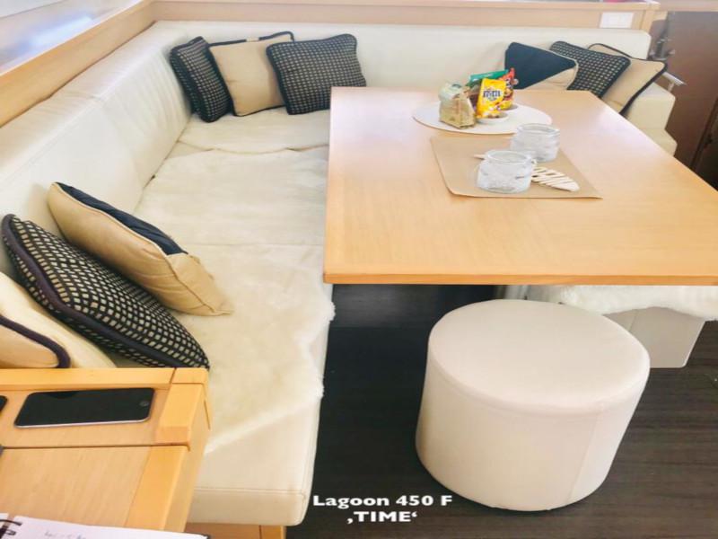 Book yachts online - catamaran - Lagoon 450 F - TIME  - rent