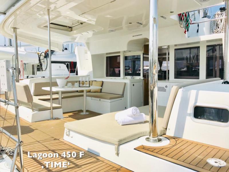 Book yachts online - catamaran - Lagoon 450 F - TIME  - rent