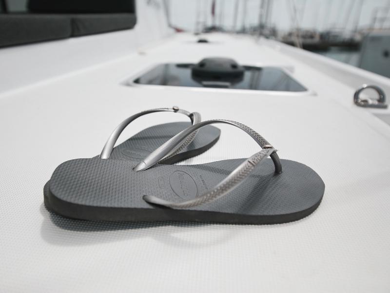 Book yachts online - catamaran - Lagoon 42 - MASTERPIECE - rent