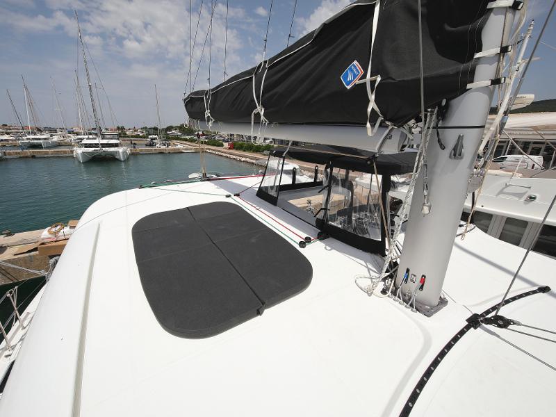 Book yachts online - catamaran - Lagoon 42 - MASTERPIECE - rent