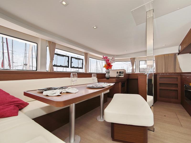 Book yachts online - catamaran - Lagoon 42 - MASTERPIECE - rent