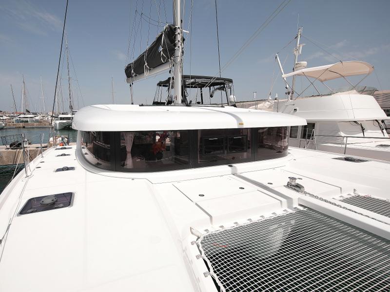 Book yachts online - catamaran - Lagoon 42 - MASTERPIECE - rent