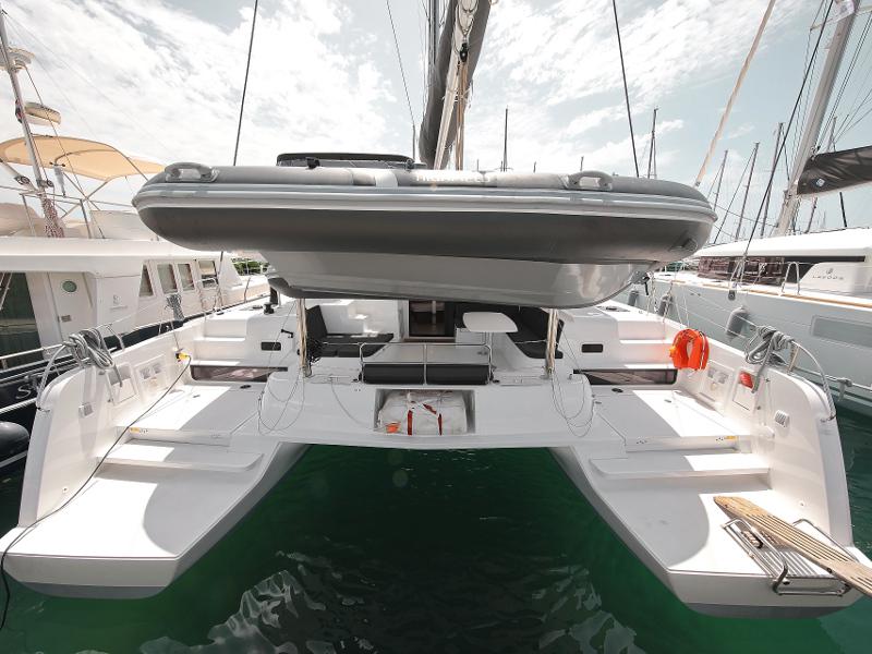 Book yachts online - catamaran - Lagoon 42 - MASTERPIECE - rent