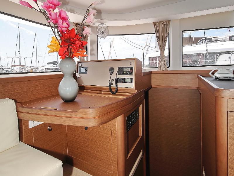 Book yachts online - catamaran - Lagoon 42 - MASTERPIECE - rent