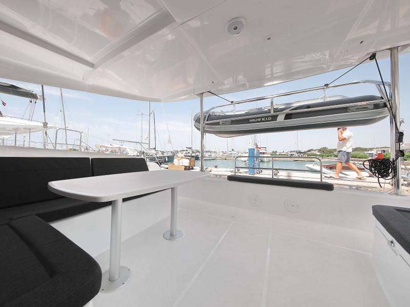 Book yachts online - catamaran - Lagoon 42 - MASTERPIECE - rent