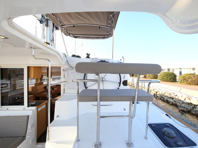 Book yachts online - catamaran - Lagoon 39 - VENTUS Generator - rent