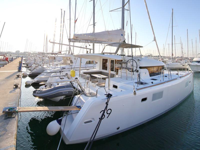 Book yachts online - catamaran - Lagoon 39 - VENTUS Generator - rent