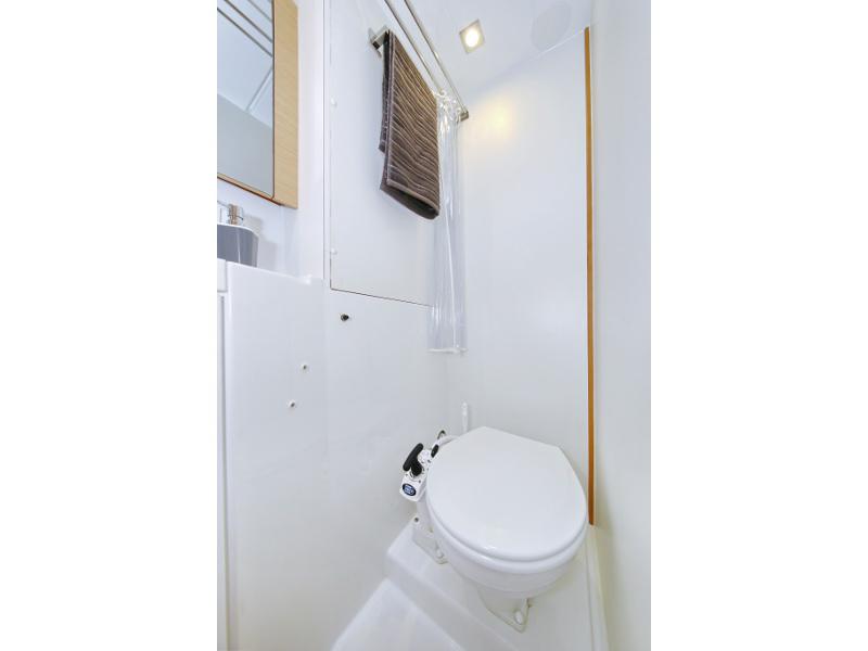 Book yachts online - catamaran - Lagoon 39 - VENTUS Generator - rent