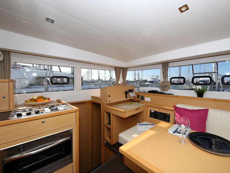 Book yachts online - catamaran - Lagoon 39 - VENTUS Generator - rent