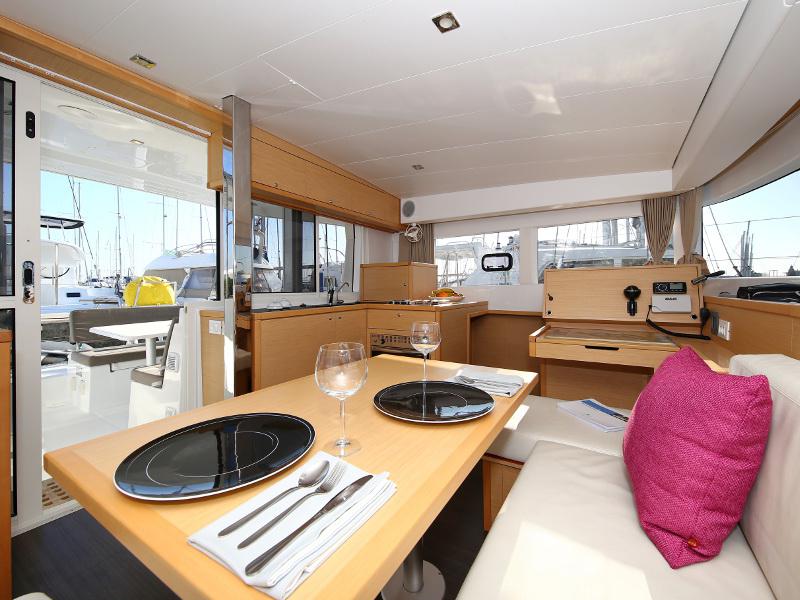 Book yachts online - catamaran - Lagoon 39 - VENTUS Generator - rent