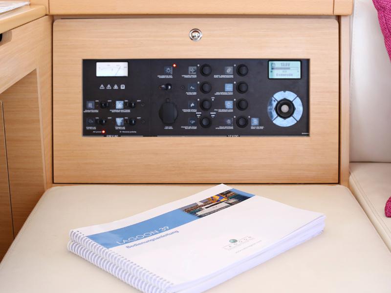 Book yachts online - catamaran - Lagoon 39 - VENTUS Generator - rent