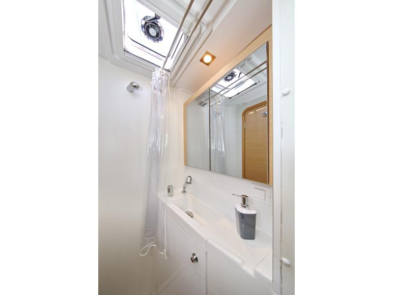 Book yachts online - catamaran - Lagoon 39 - VENTUS Generator - rent