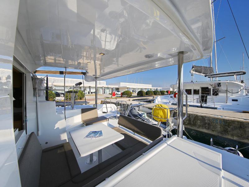 Book yachts online - catamaran - Lagoon 39 - VENTUS Generator - rent