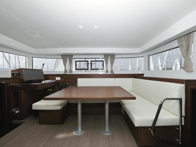 Book yachts online - catamaran - Lagoon 40 - MARI AC salon + generator + watermaker - rent