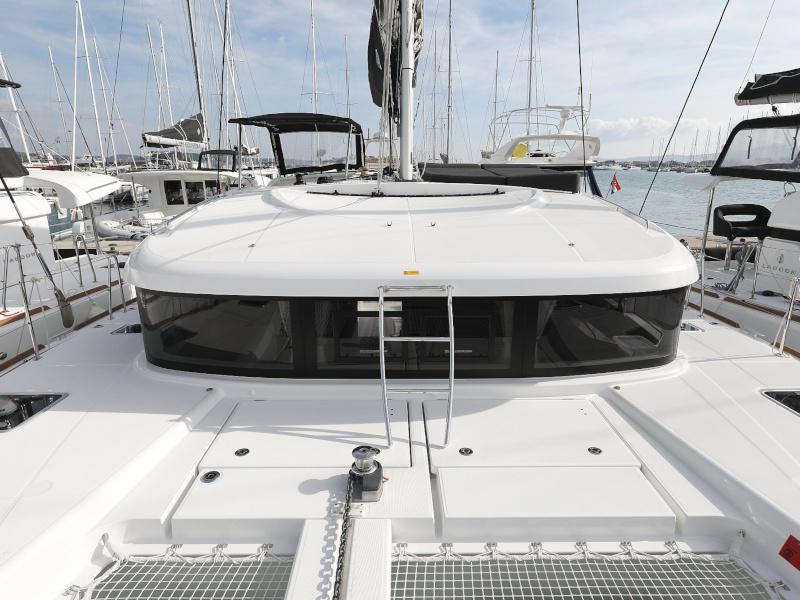 Book yachts online - catamaran - Lagoon 40 - MARI AC salon + generator + watermaker - rent